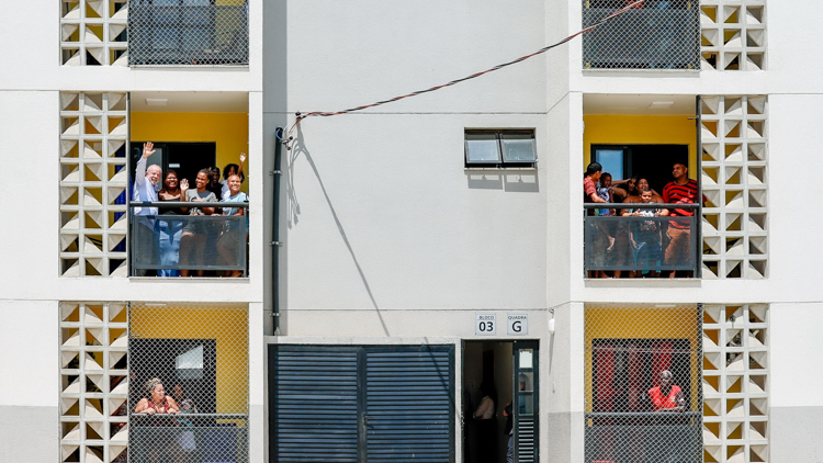 Lula: ‘Quem já nasceu com chuveiro, comida, não tem noção do significado de uma casa’