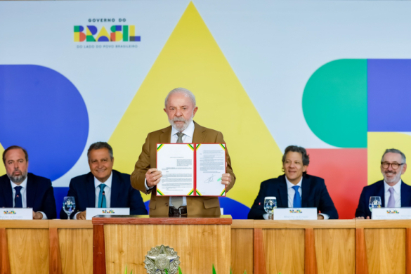 Lula zera imposto para que guerra não afete bolso do caminhoneiro e preço da comida