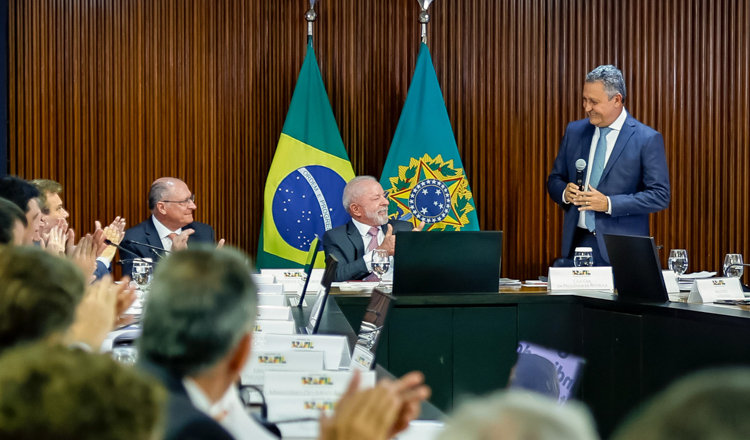 ‘O povo tem o direito de saber o que este Governo fez’, diz Rui Costa 