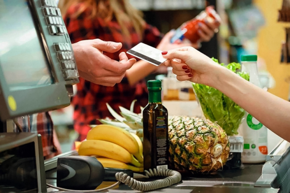 Trabalhadores e comerciantes ganham com novas regras do vale-alimentação