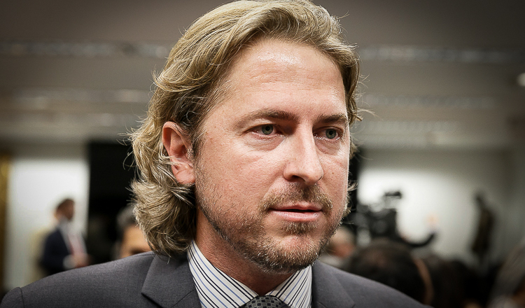 Mentiras, rachadinhas e o sonho de ser um Milei tropical