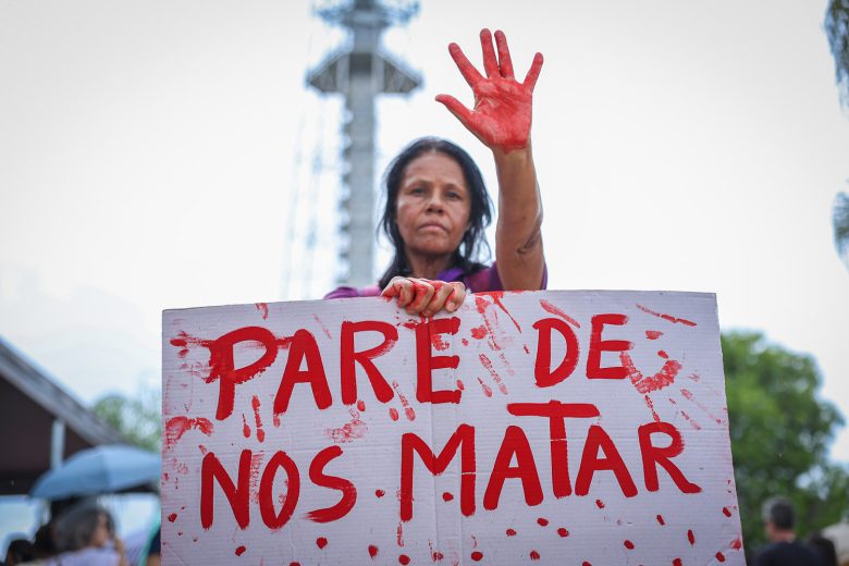 De que forma a derrubada do veto ao PL da Dosimetria pode afetar as mulheres?