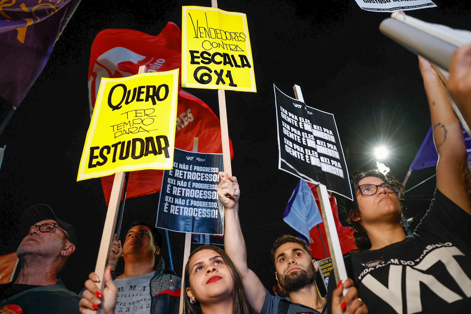 1º de Maio terá mobilização de trabalhadores em todo o país pelo fim da jornada 6×1