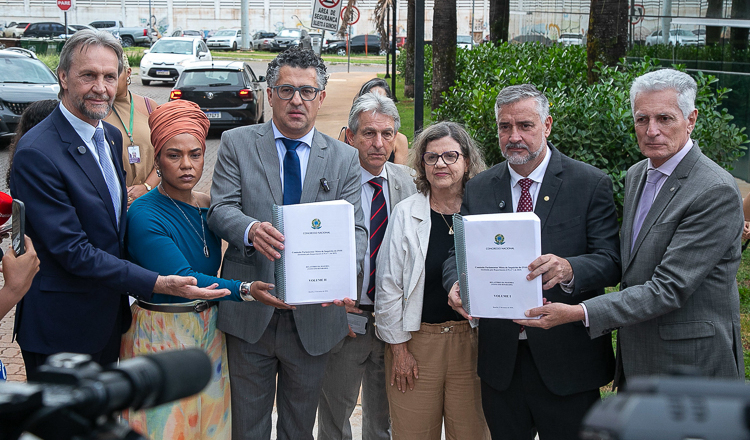 ‘Onde foram parar os bilhões desviados do INSS?’