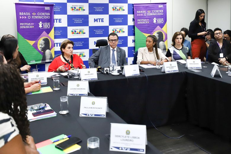 Emprego feminino cresce 11%, com 8 milhões de mulheres no mercado