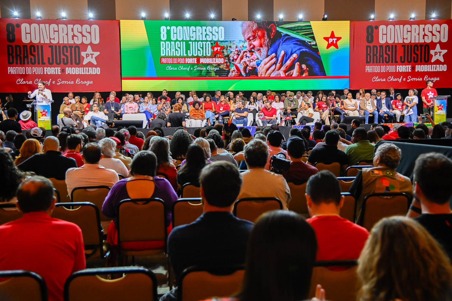 Com olhar para o futuro, PT defende reformas e apresenta saídas para crise do capitalismo