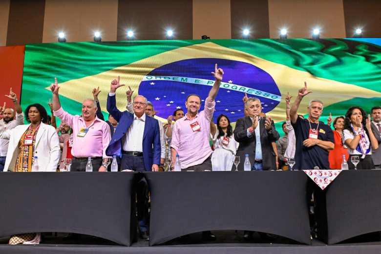 ‘Serei presidente outra vez’, afirma Lula na abertura do 8º Congresso do PT