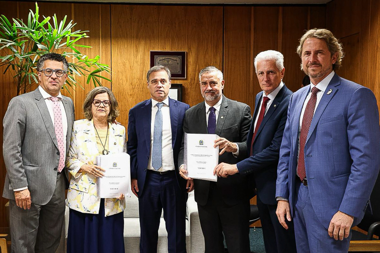 Provas colhidas sobre desvios no INSS são levadas por governistas ao STF