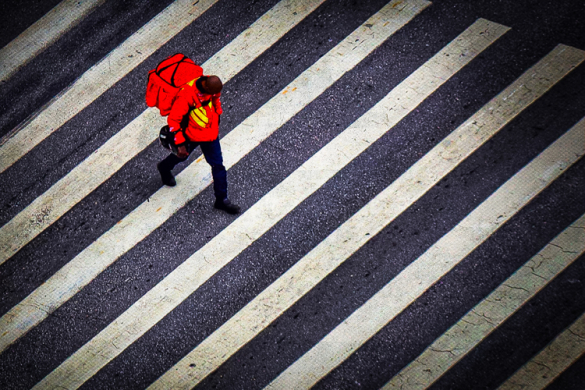 As empresas de aplicativo fazem o que querem. Vão regularizar a exploração