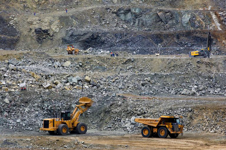 Lula: ‘Essa gente vai vender o Brasil e nós não podemos permitir’