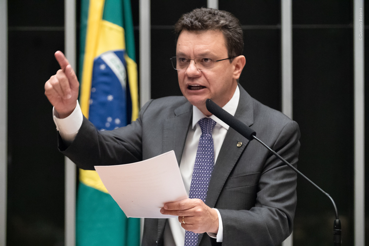 Com apoio suprapartidário, Câmara aprova Odair Cunha para TCU