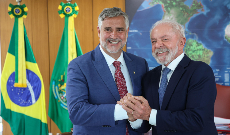 Fim da escala 6×1 e renegociação de dívidas são prioridades de líder do Governo