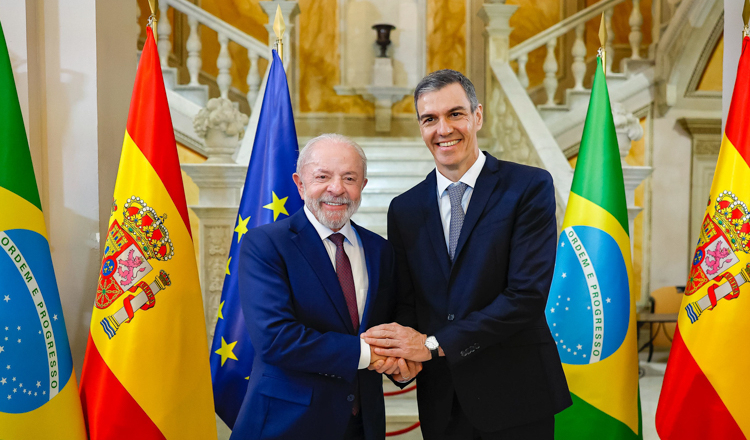Lula defende fim da escala 6×1 em encontro com presidente da Espanha