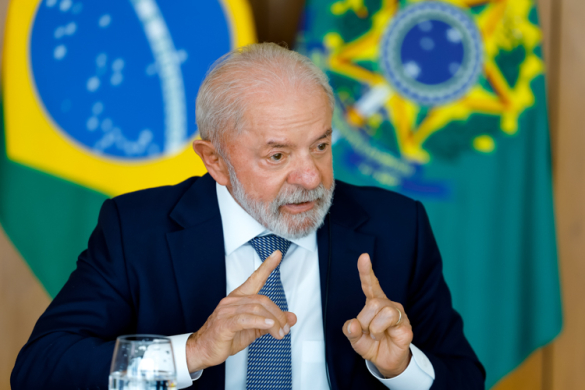 Com críticas a Trump e à extrema direita, Lula é destaque no El País