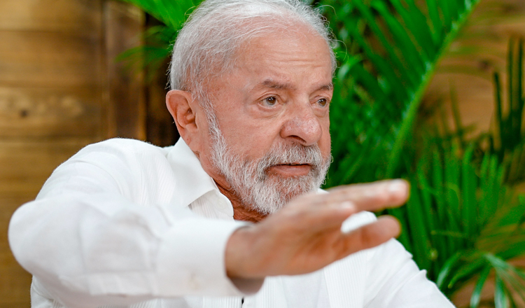 ‘Trump disse que ia acabar com a guerra num dia, mas não vai’, afirma Lula