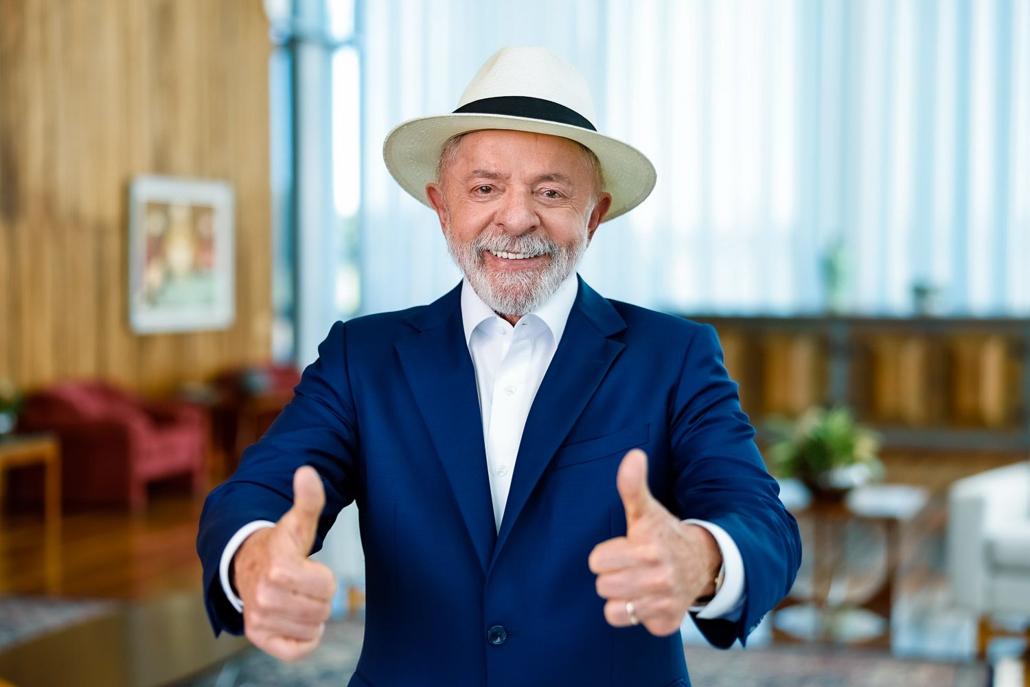 Lula: alívio aos endividados e crítica à elite que veta direitos ao trabalhador