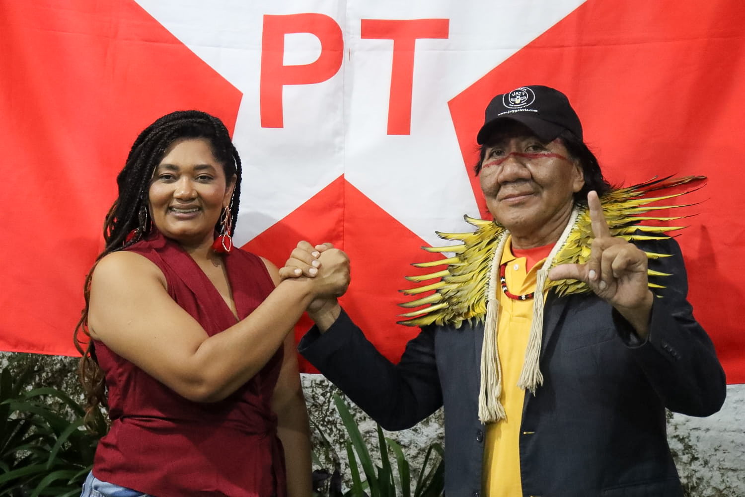 Antônia Pedrosa, do PT, e líder indígena na vice disputam o governo de Roraima