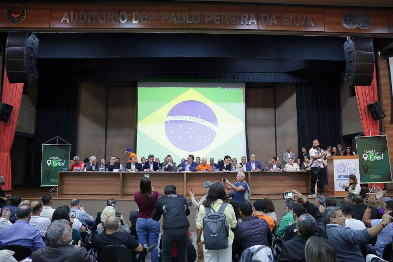 Ministro descarta isenção a empresas para reduzir jornada e questiona pejotização