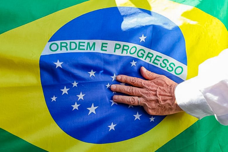 Aprovação do Governo Lula sobe e desempenho entre mulheres cresce
