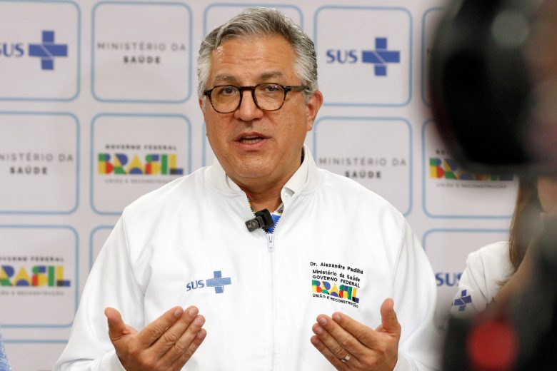 ‘O único lado que a Anvisa tem é o lado da saúde das famílias brasileiras’, diz Padilha