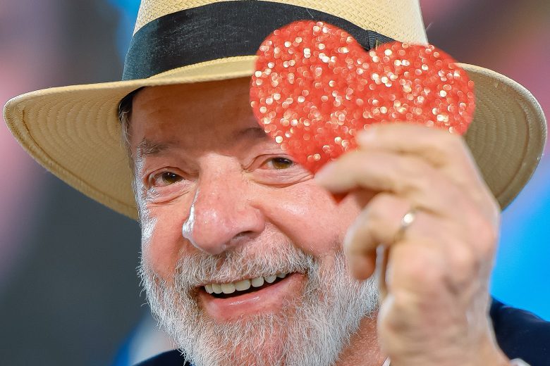 Quatro pesquisas apontam liderança de Lula e desgaste de Flávio Bolsonaro com Master