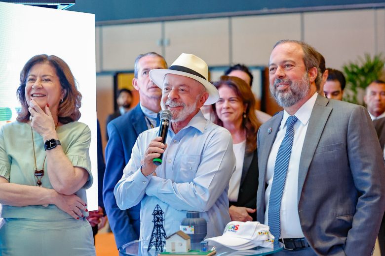 ‘O Brasil não vai ter mais apagão’, diz Lula ao anunciar investimento no setor elétrico