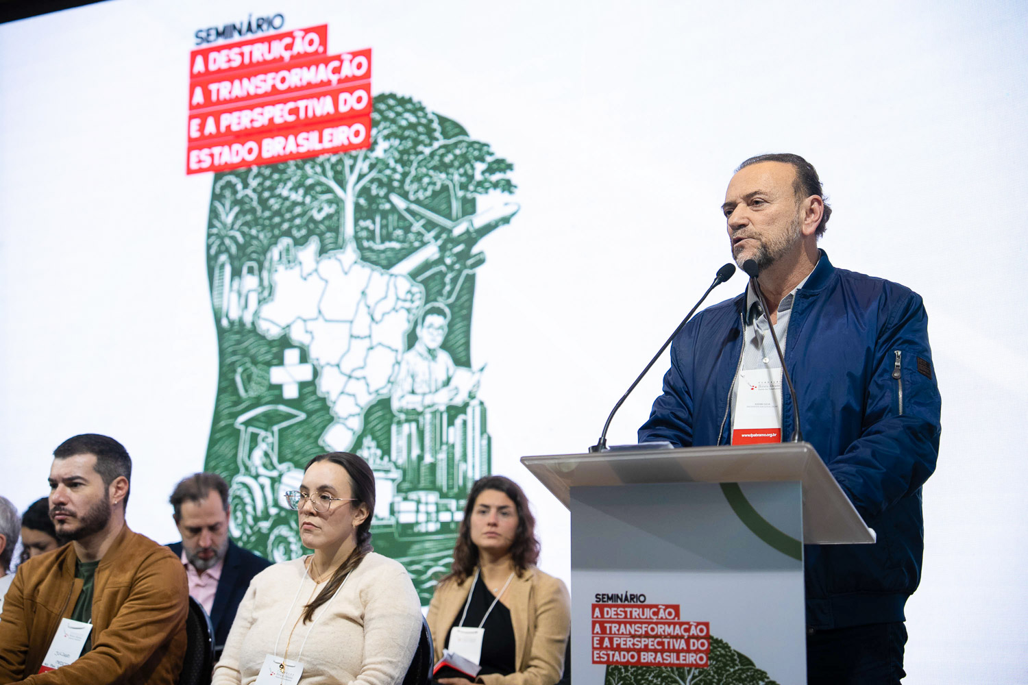 ‘Família Bolsonaro, mais uma vez, defende só interesses dos EUA’, diz Edinho Silva