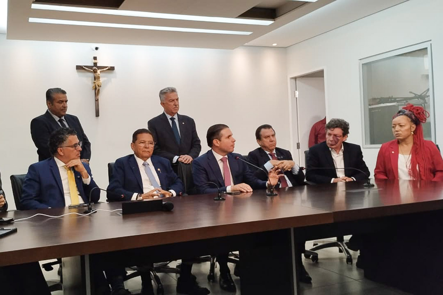 Em 1ª audiência, comissão reforça pressão pelo fim da escala 6×1