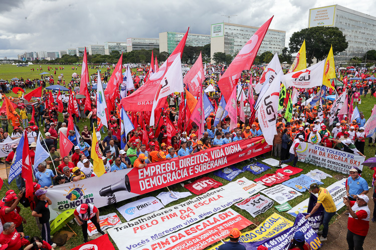 Aprova, Senado! Mobilização nacional pede fim da escala 6×1