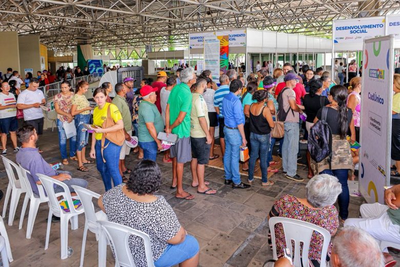 Um Governo que vai para as ruas e escuta o povo, a pedido de Lula