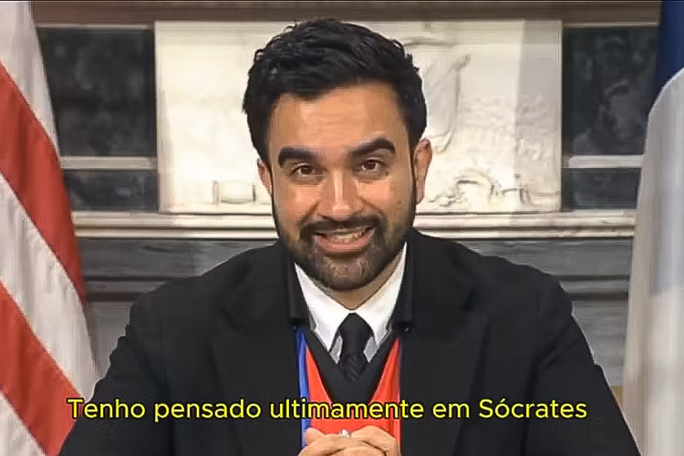 Prefeito de NY cita futebol brasileiro como exemplo de resistência democrática