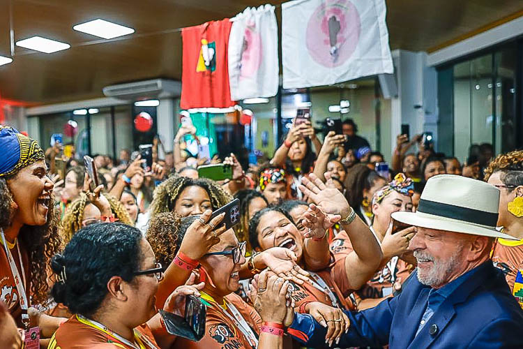 Lula reconhece novas áreas quilombolas: ‘Ainda falta muito; o retrocesso é antigo‘