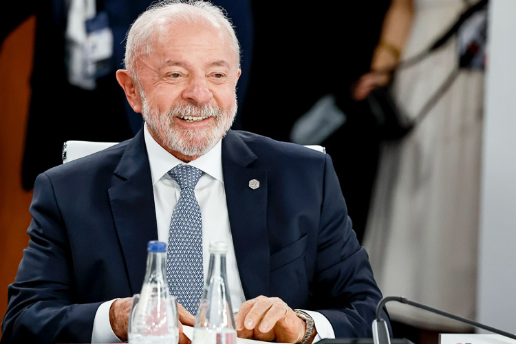 ‘Regular ambiente digital é proteger direitos’ e coibir práticas nefastas, diz Lula