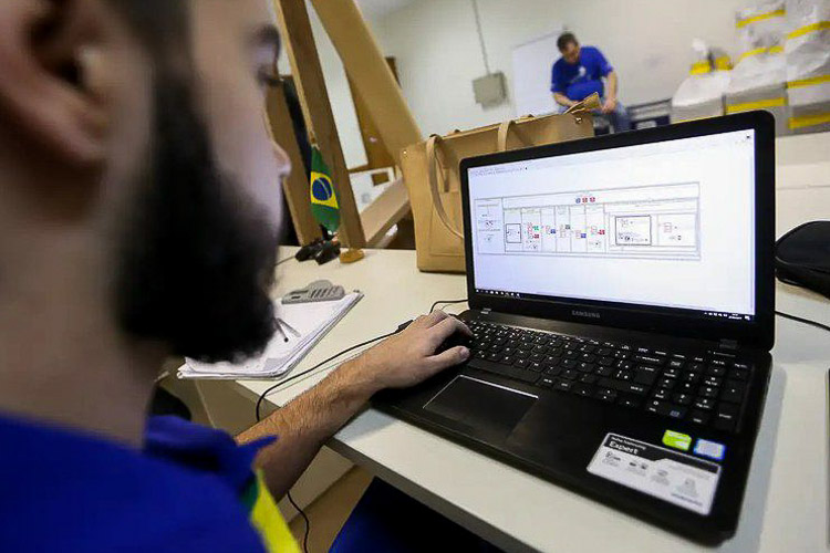 Para proteger jovens, Governo Lula veta contrato de Primeiro Emprego com menos direitos