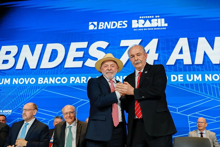 Lula destaca importância dos setores público e privado funcionarem bem e produzirem
