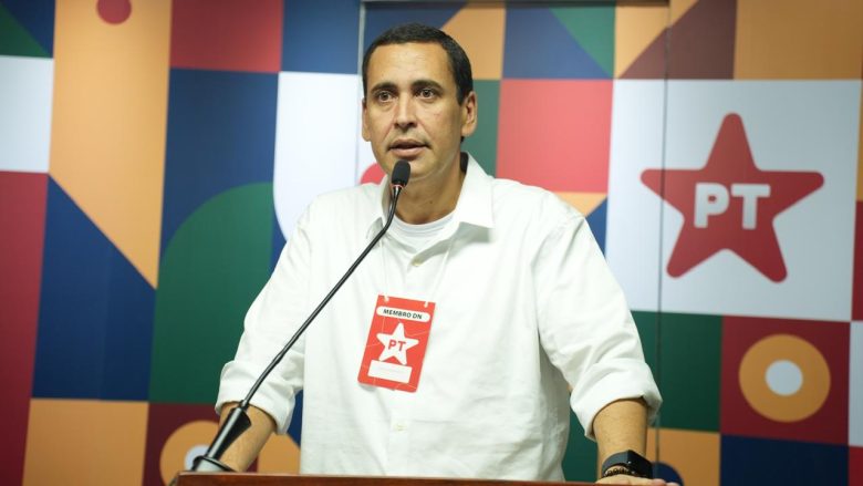O golpe está aí. Cai quem quer