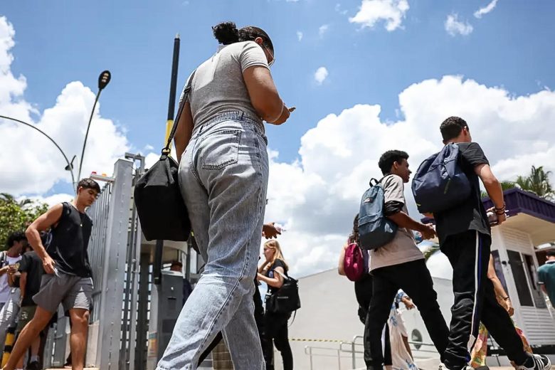 Estudantes têm até esta sexta para concorrer a 471 mil bolsas do Prouni