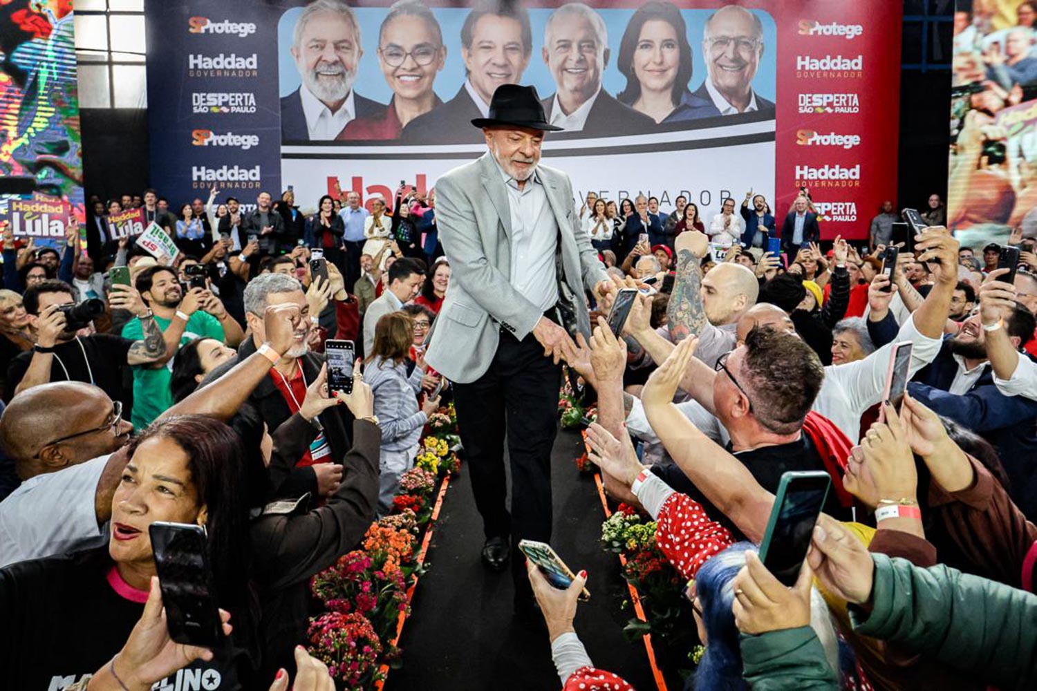 Lula diz chapa de SP é motivo de orgulho: ‘Adversários não têm tamanho nem biografia’