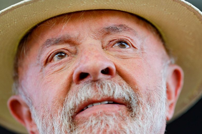 Lula rebate entreguismo da família Bolsonaro aos EUA: ‘Nossa pátria não está à venda’