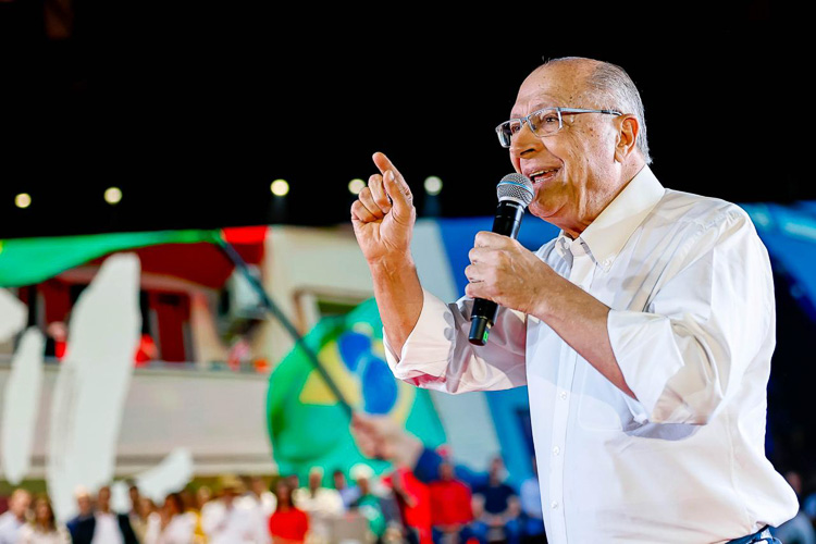 Alckmin defende a democracia e provoca: quem não acredita no voto não deve ser candidato