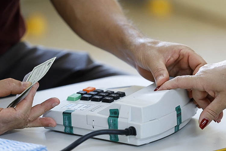 Mais de 323 mil brasileiros votarão em trânsito no primeiro turno