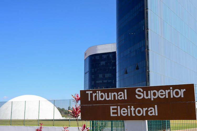 Lula reage a mentiras e ofensas de Caiado e Renan Santos em debate
