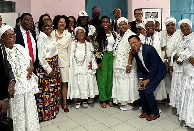 MANIFESTO DE SOLIDARIEDADE E NOTA DE APOIO À PREFEITA ELIANA GONZAGA (PT – CACHOEIRA – BAHIA)