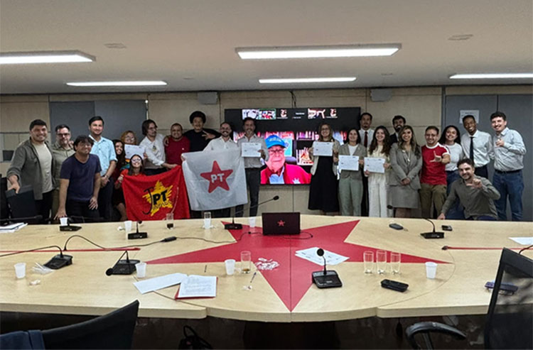 Brasil Soberano: Núcleo MAG realiza ato para filiação de internacionalistas ao Partido dos Trabalhadores (PT)