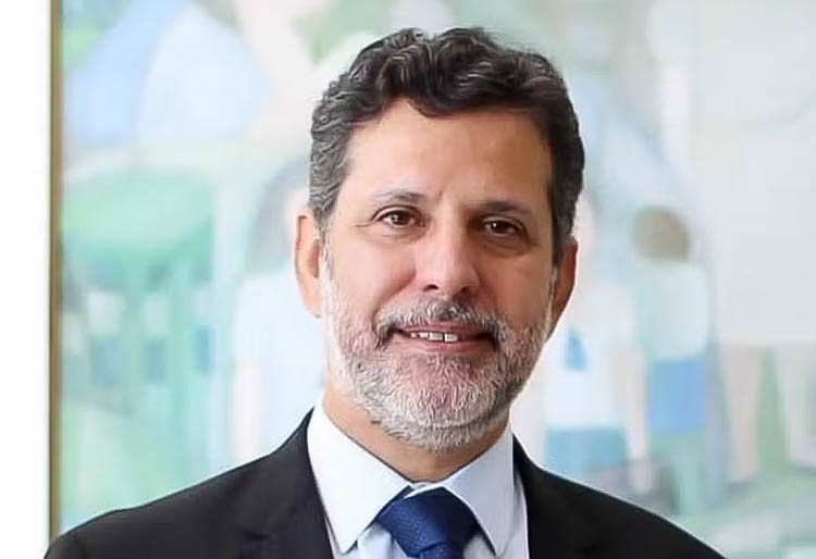 Ministro aponta perda de R$100 bi no orçamento da educação sob Temer e Bolsonaro