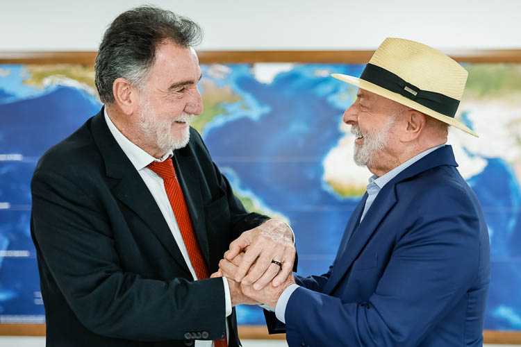 Com Lula em Belo Horizonte, Patrus dá largada à campanha em Minas