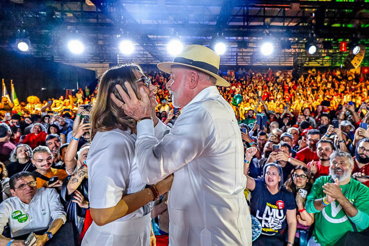 ‘Somos nós, mulheres, que vamos eleger você novamente’, diz Janja a Lula