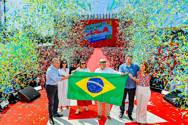 Alckmin defende democracia e Haddad diz que ‘quem manda no Brasil é o povo’