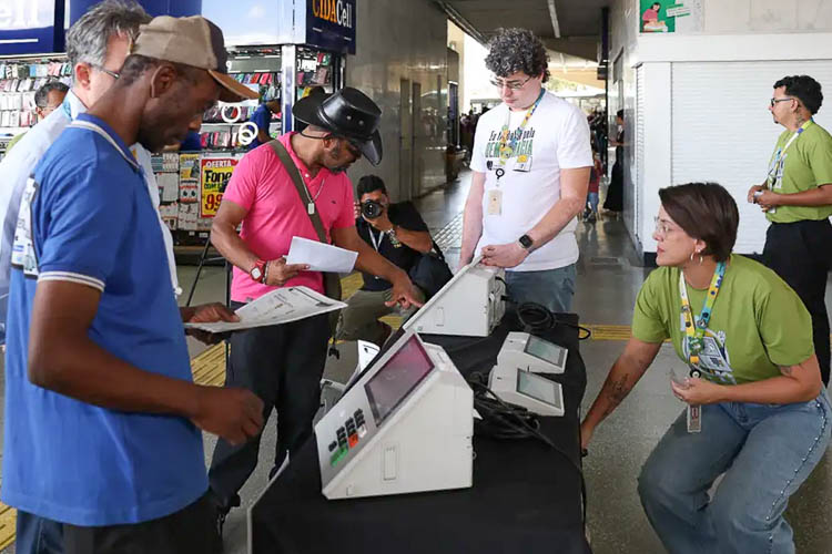 Termina HOJE prazo para pedir voto em trânsito: você vota onde estiver