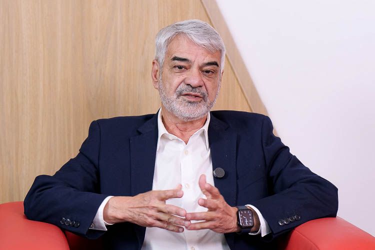 ‘Reeleger Lula é fundamental para a reafirmação da democracia’, diz Humberto Costa